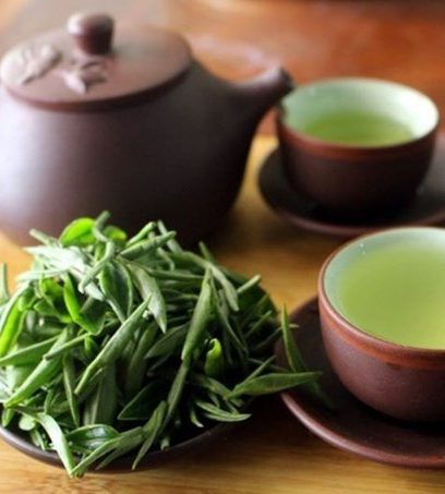 Tr&agrave; & Nước Uống